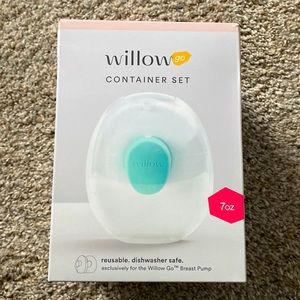 Willow Go 7 oz Containers - never been opened
